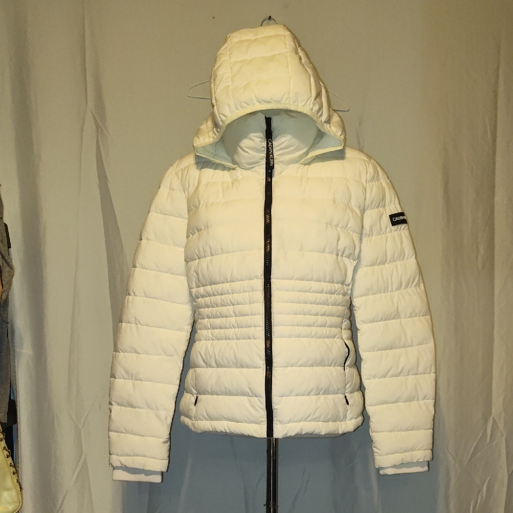 Calvin Klein Women's Cream Puffer Jacket Size XL